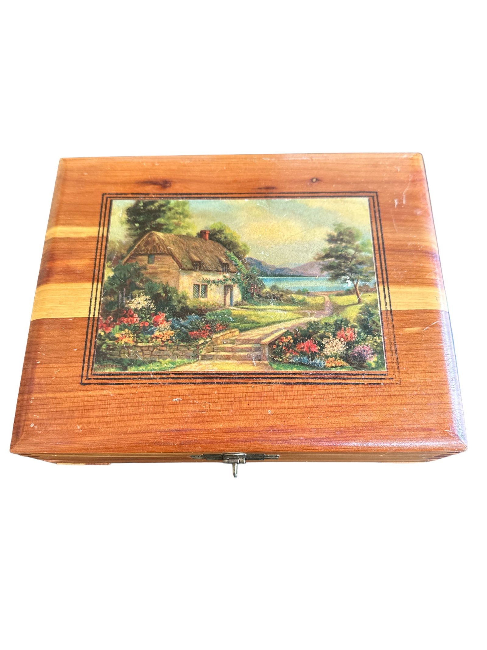 Vintage Dovetail Cigar Box (1 of 4)