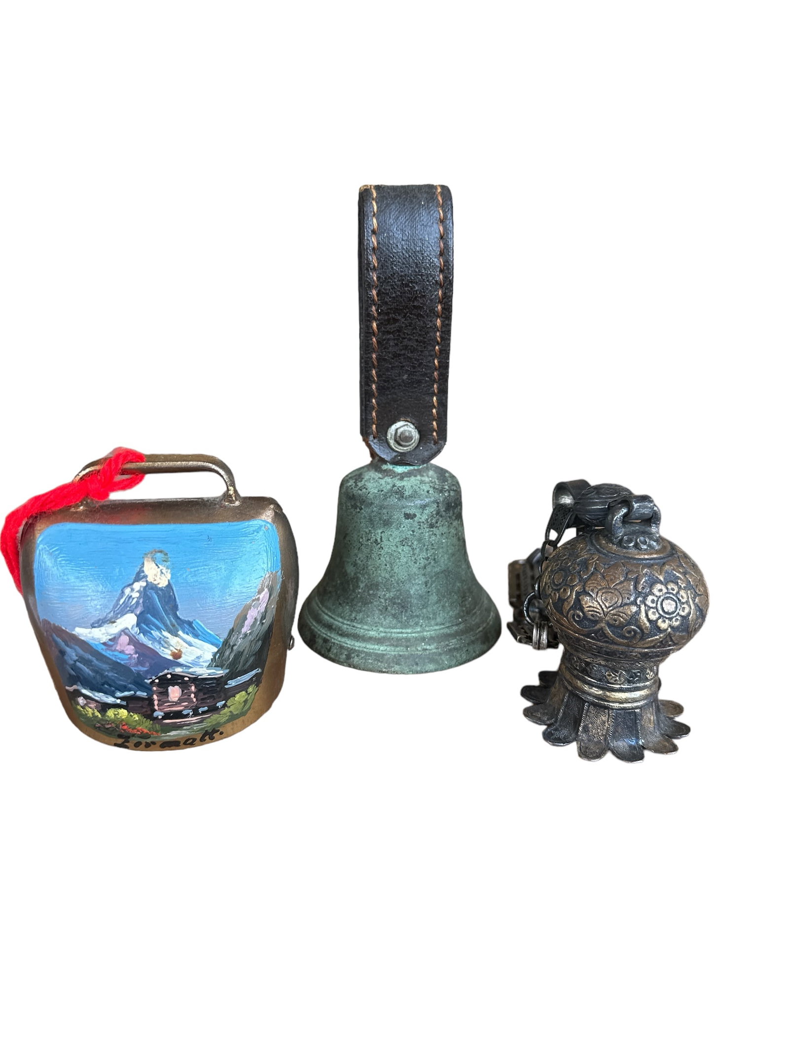 Vintage Set of 3 Hanging Bell: Vintage set of 3 hanging bells. Please refer to photos for details.