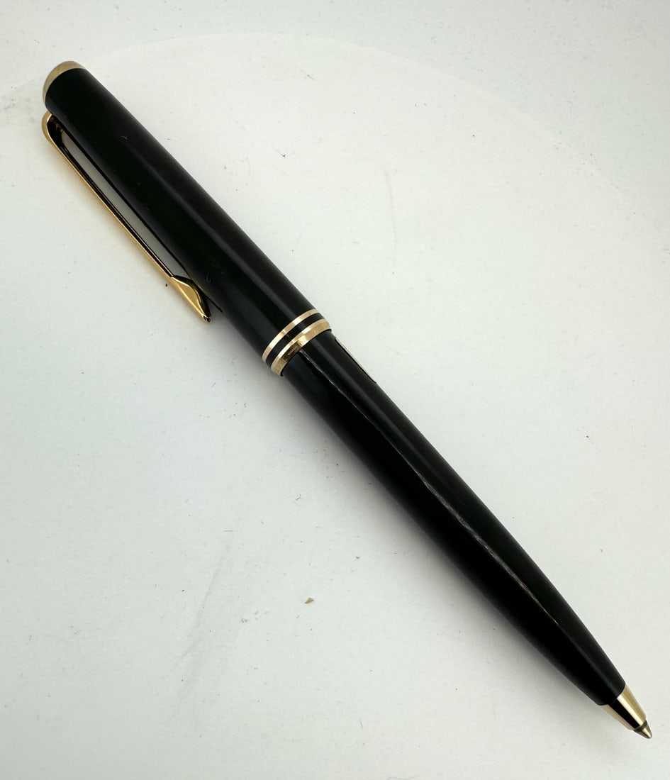 Montblanc Classic Ballpoint pen (1 of 3)
