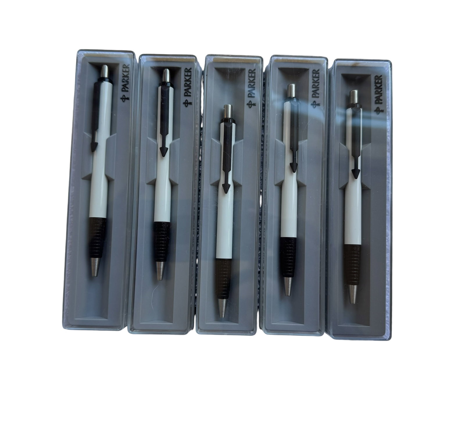 Lot of 5 Vintage Parker Vector Twisted Ballpoint pen: Lot of 5 Vintage Parker Vector Twisted Ballpoint pen White and black. Pens are new. It may need refills.