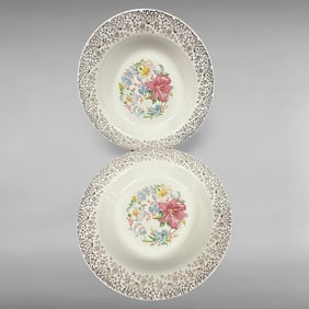 Pair of Royal China Inc. Bowls with 22k Gold Robin Hood Pattern