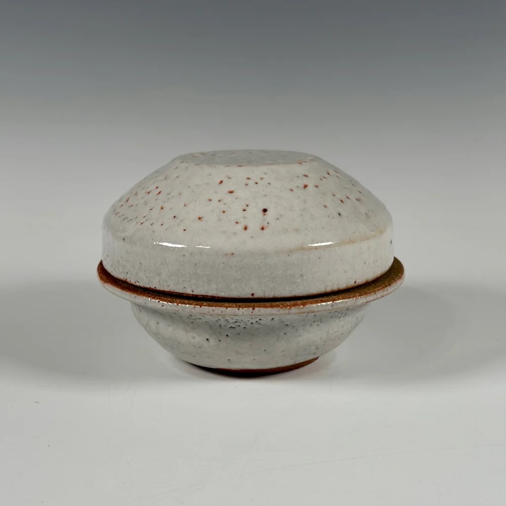 Warren MacKenzie lidded box, 2 of 2 (1 of 4)