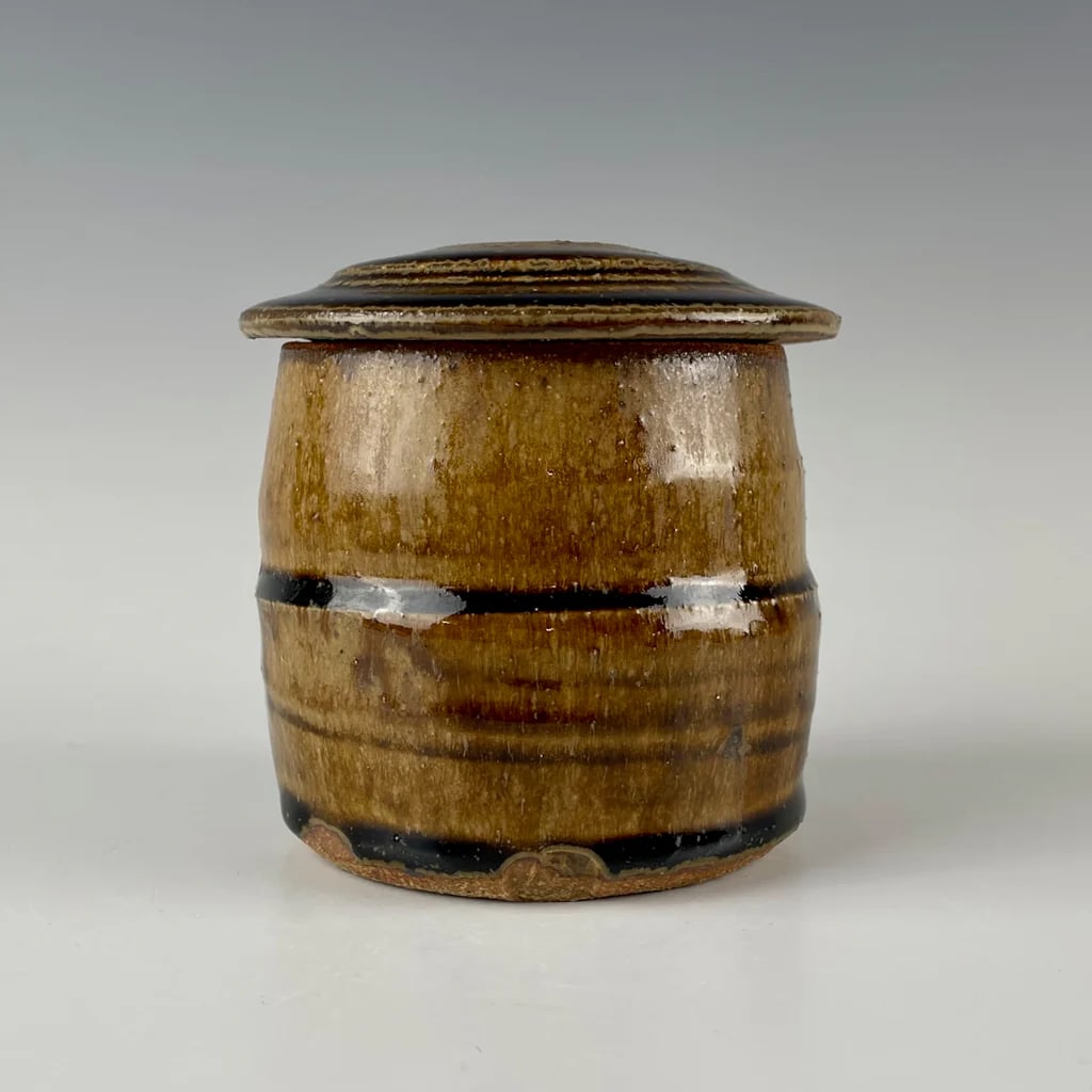 Warren MacKenzie lidded jar (1 of 2)