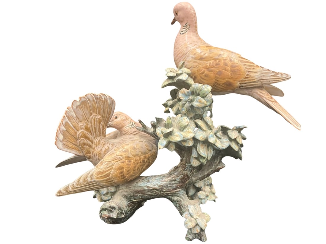 Turtle Dove Nest Lladro Porcelain Figurine (1 of 11)