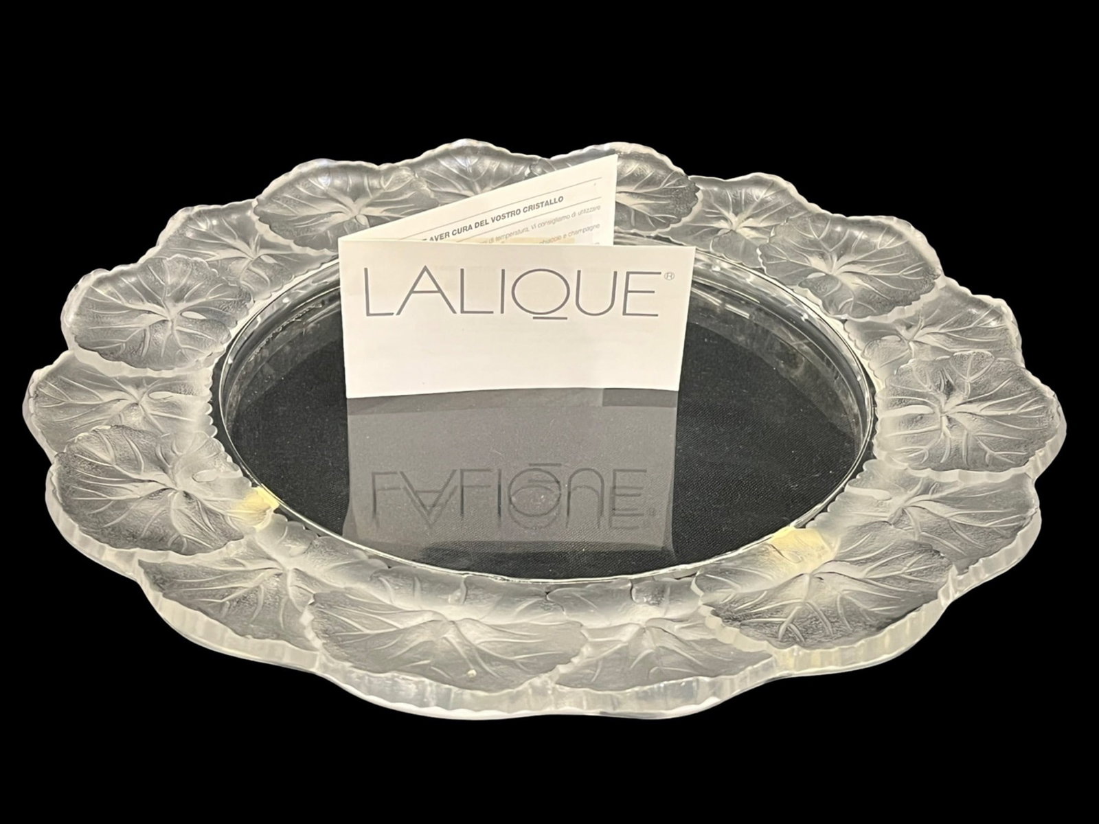 LALIQUE Honfleur Geranium Leaf Rim Platter: LALIQUE Honfleur Geranium Leaf Rim Platter Makers Markings: Signed Etching 10-3/4" dia. x 1" tall