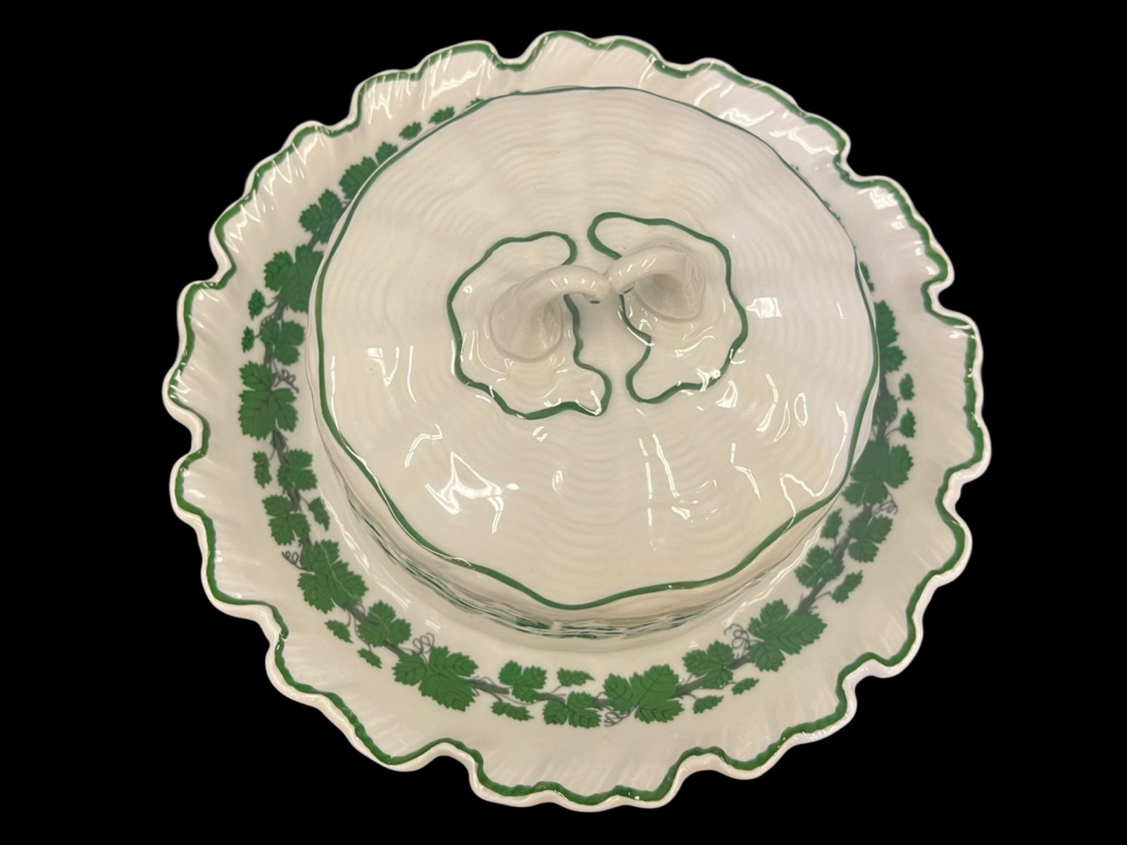Meissen porcelain of Germany: Covered butter dish 7.5?? dia 4??T