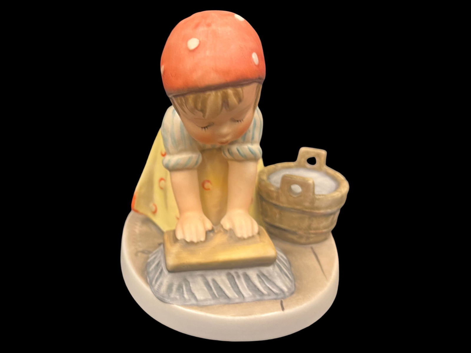 GOEBEL HUMMEL Big House Cleaning, #363 (1 of 12)