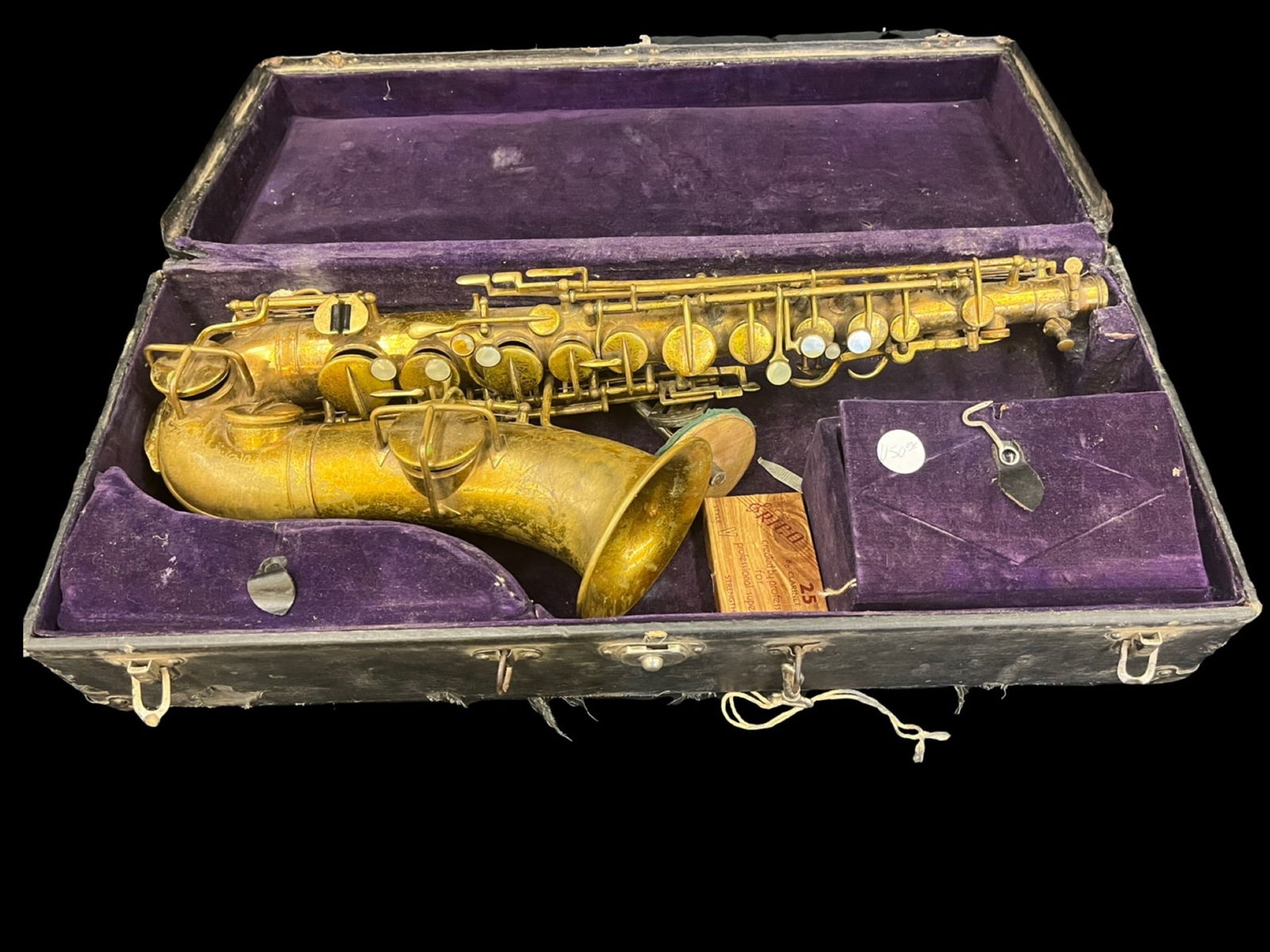 Antique Saxophone (1 of 20)
