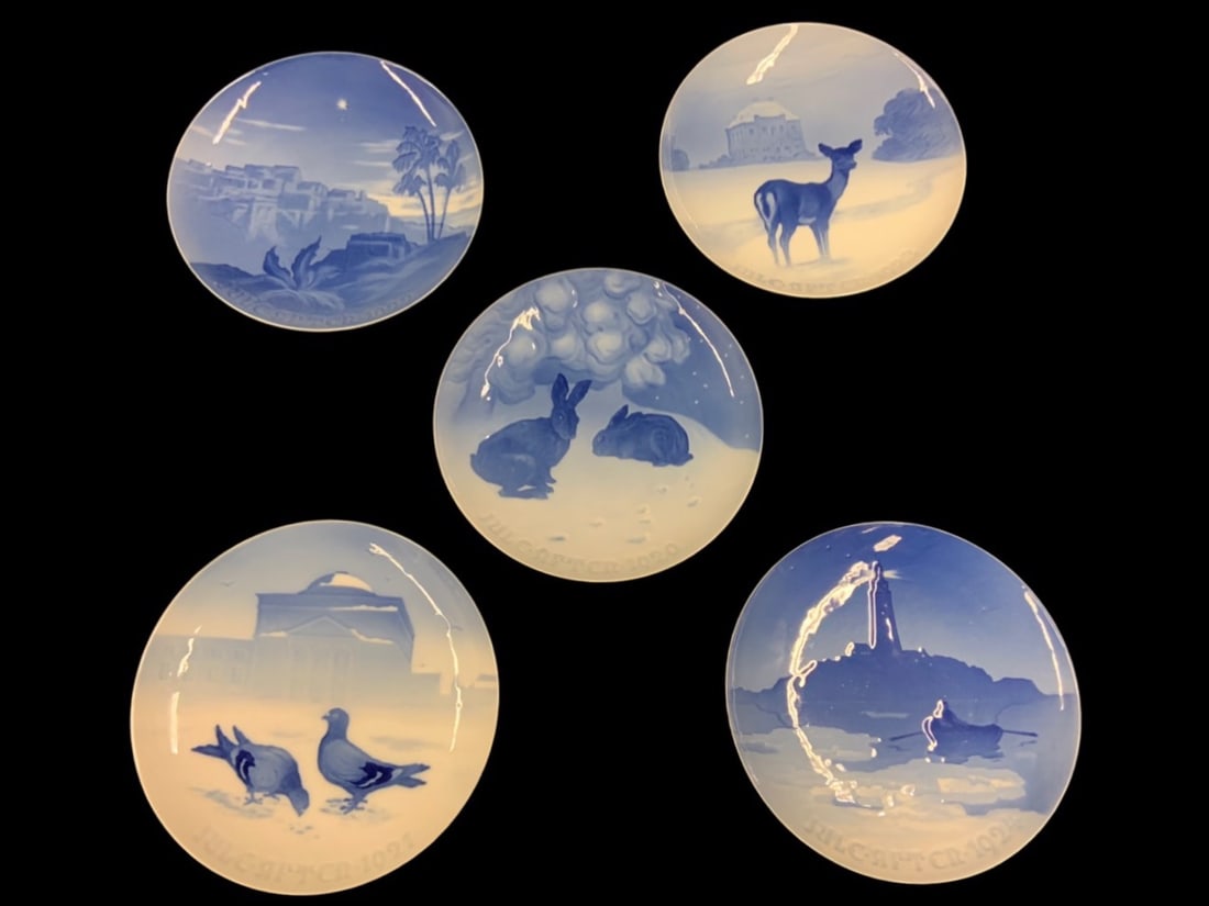 1920-1924 Bing & Grondahl: (5) 1920-1924 Porcelain Plates Denmark. 7 1/8” diameter