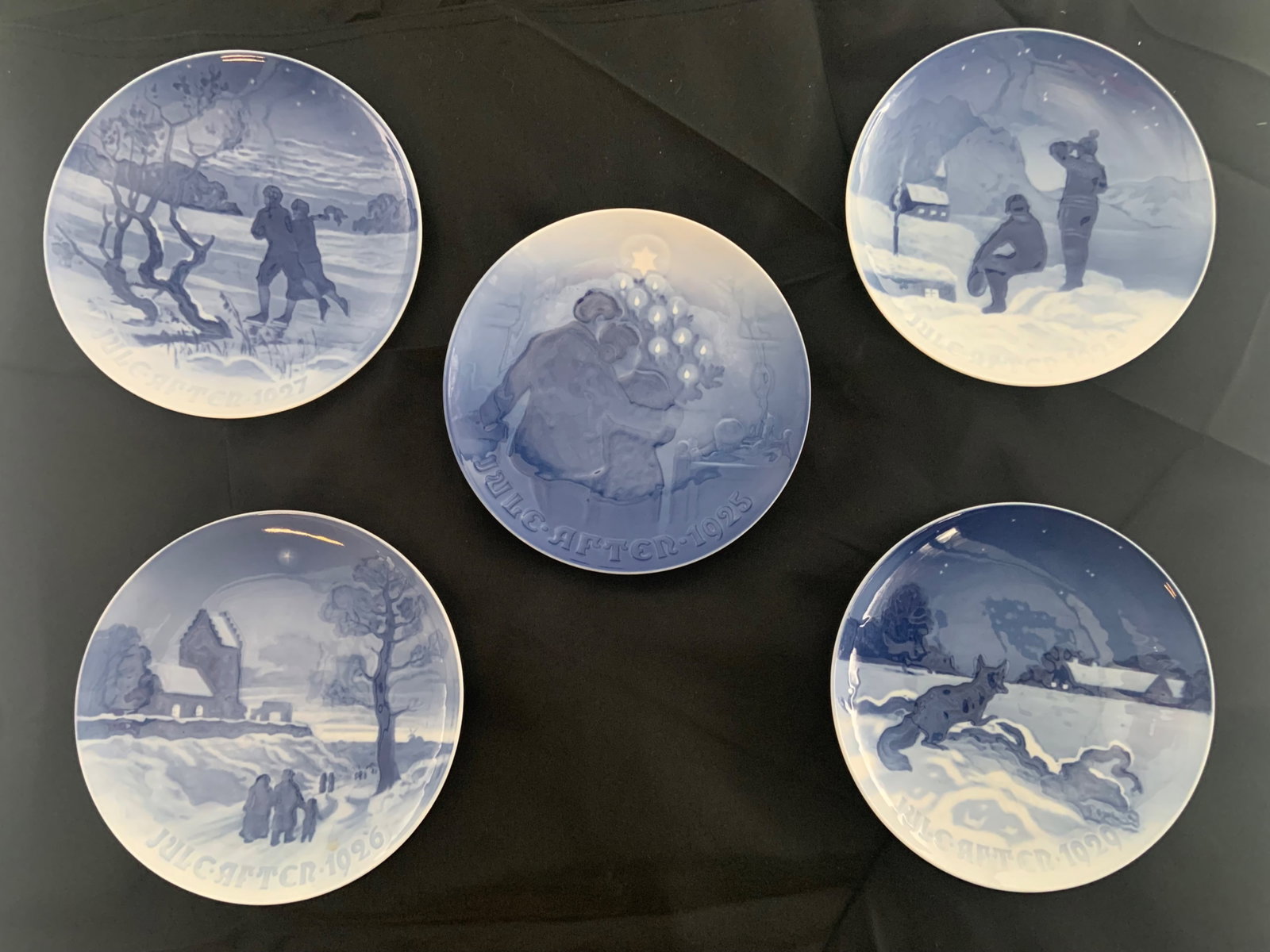 1925-1929 Bing & Grondahl: (5) 1925-1929Porcelain Plates Denmark. 7 1/8” diameter