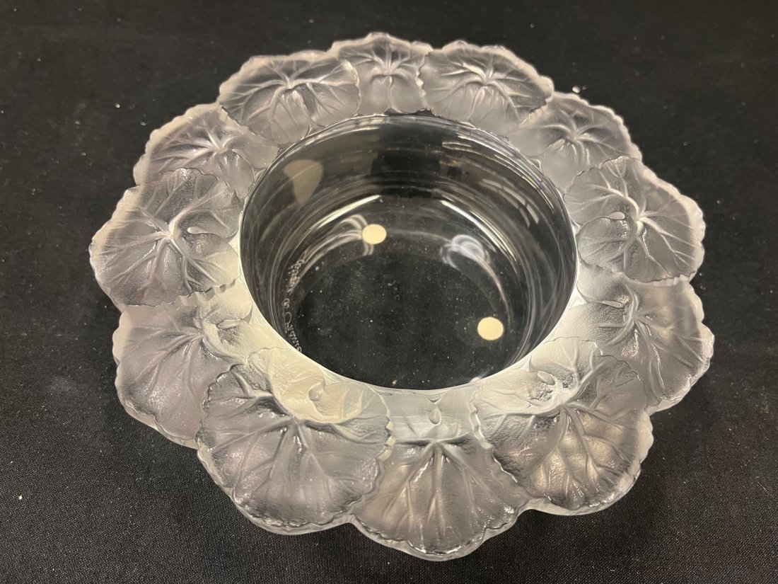 Lalique Crystal Hanfleur Bowl with Geranium Leaf Rim: Lalique Crystal Hanfleur Bowl with Geranium Leaf RimSigned Lalique France8.75" Diameter x 2.5" HCondition: Excellent
