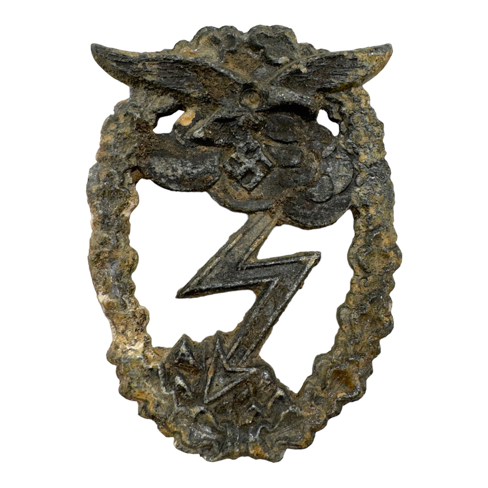 Nazi Germany WW2 Luftwaffe Ground Assault Badge: Nazi Germany WW2 Luftwaffe Ground Assault Badge. Likely ground dug.