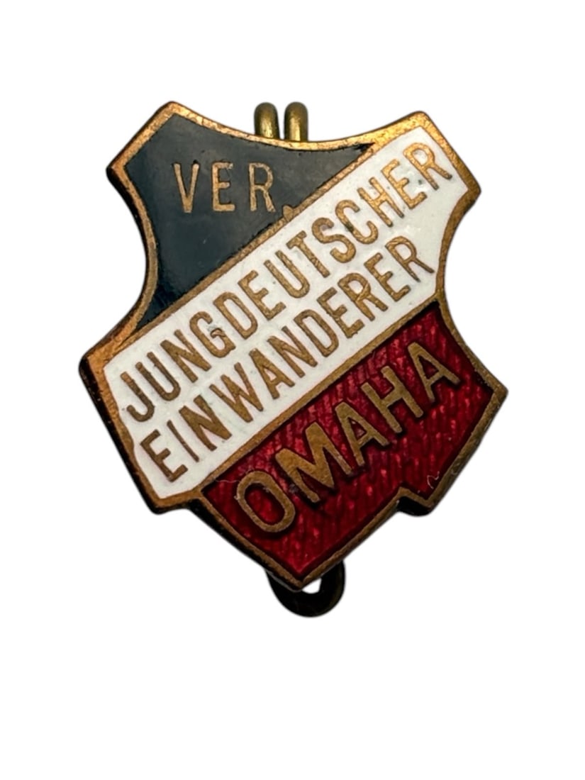 VERY RARE American-German Right-wing organization badge from Omaha, Nebraska: An interesting and unique badge from the Bund Jungdeutscher Einwanderer in Omaha, Nebraska. This organization organized German immigrants with Nazi beliefs. First one we ever see.