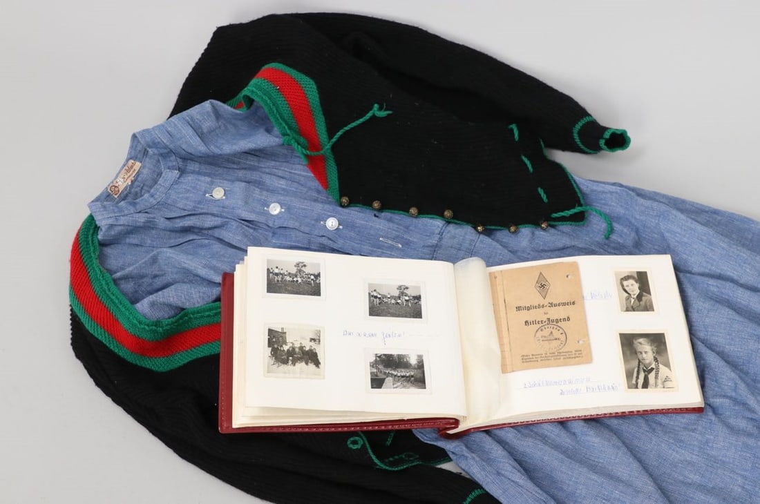 Helga Pook Grouping - BDM and DRK nurse (1 of 20)