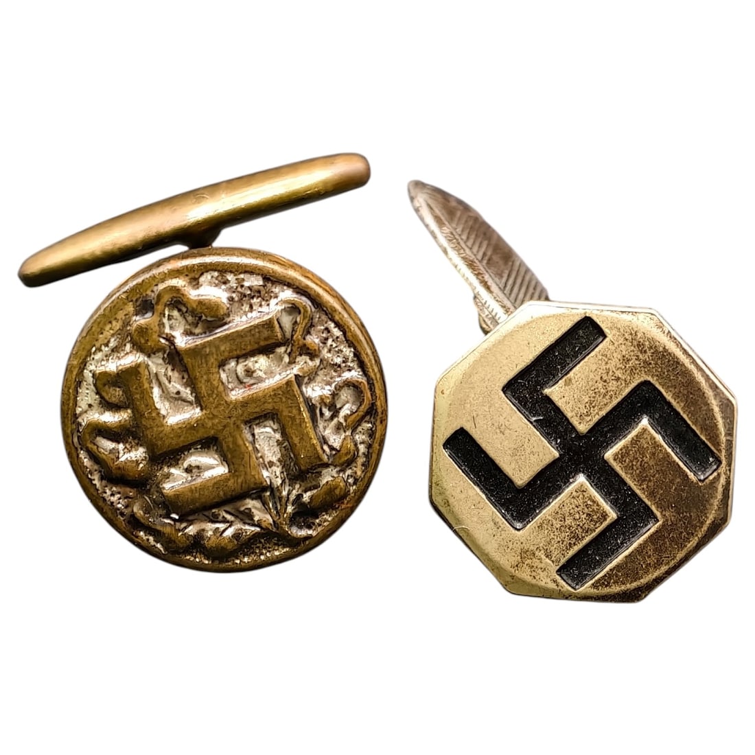 Third Reich Nazi Swastika Cufflink Set - Mismatch: Third Reich Nazi Swastika Cufflink Set – Mismatch