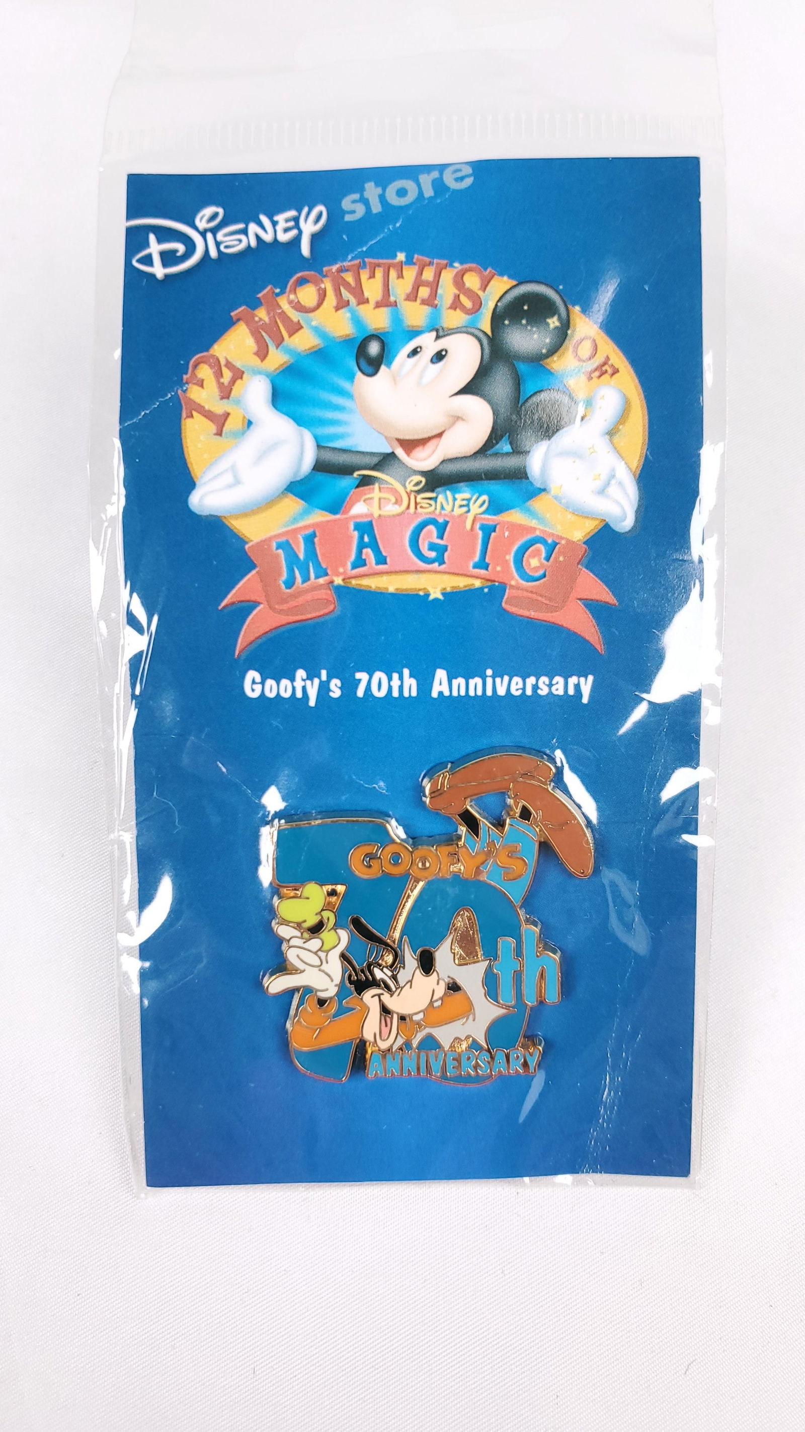 Disney Store 12 Months of Disney Magic  Goofy Pins (1 of 16)