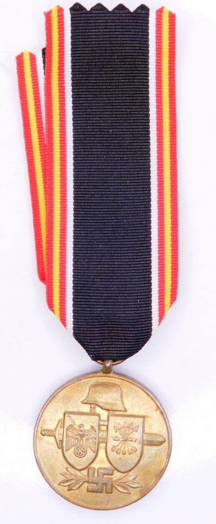 German WWII Spanish Blue Division 1941 Eastern Front Axis Decoration (1 of 3)