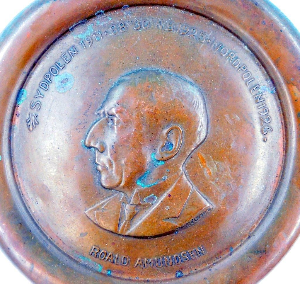 Roald Amundsen Round Wall Plaque (1 of 4)
