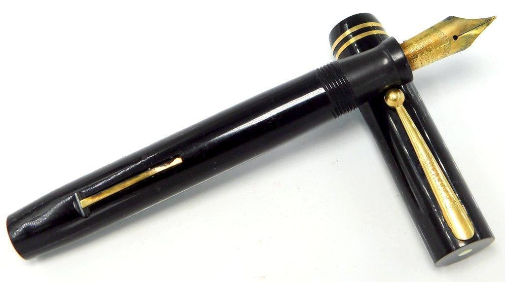 W.A. Sheaffer Pen Co. Lifetime Fountain Pen (1 of 7)