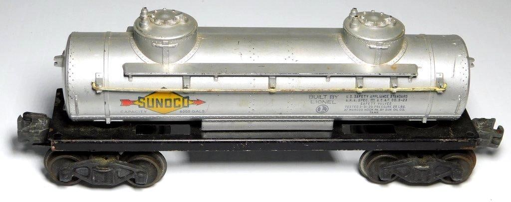 Lionel Sunoco 2-Dome Tank Car No. 6465: O Gauge Postwar Good condition Petroliana collectible