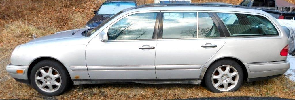 1999 Mercedes-Benz E-Class E320 4MATIC Wagon (1 of 20)