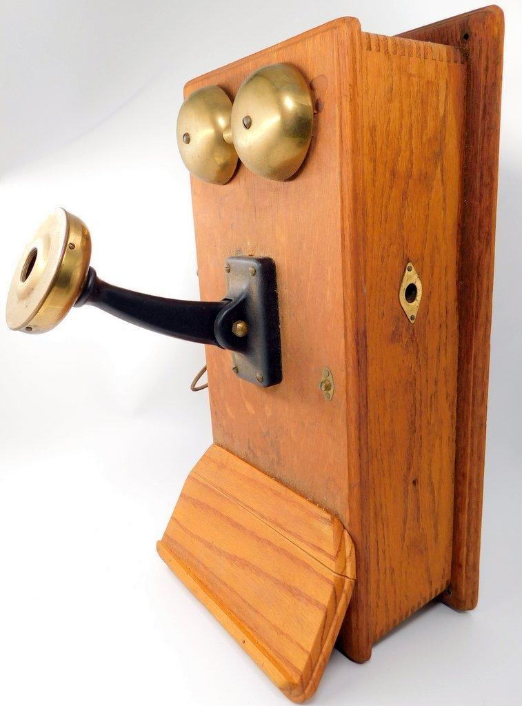 Early 20th-Century Wall-Mounted Wood Northern Electric Company Crank Telephone (1 of 20)