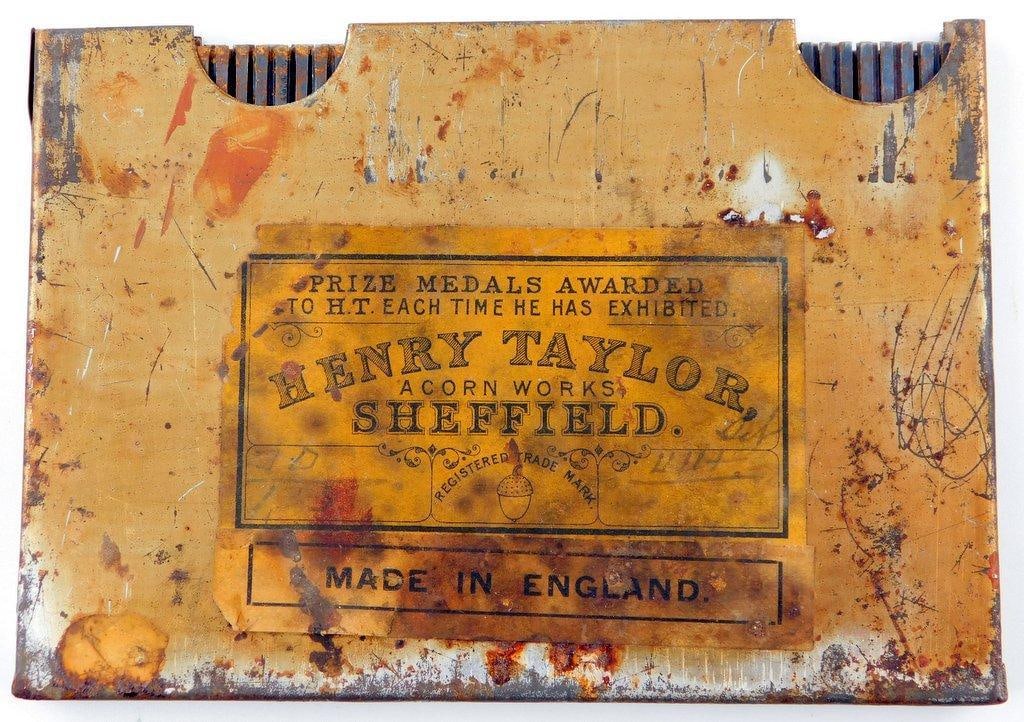 Antique Sheffield Henry Taylor Wood Graining Combs in Metal Case (1 of 11)