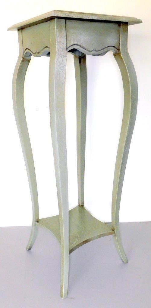 Ethan Allen Painted Plant Stand w/ Cabriole Legs: Top name in residential furniture Get this piece here Ethan Allen painted plant stand featuring a square top with beveled edges, supported by four cabriole legs The legs are connected by a lower trian