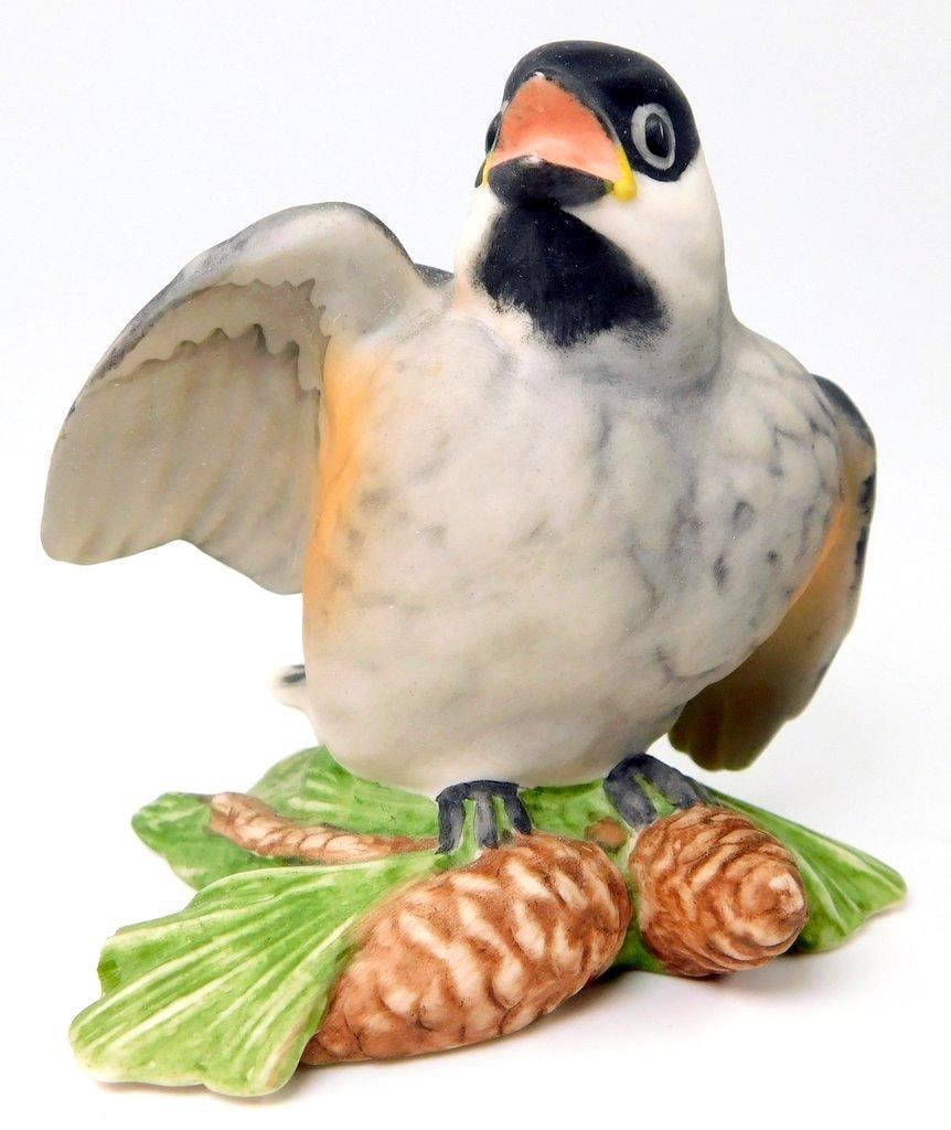 Boehm Porcelain Baby Chickadee Figurine #461 (1 of 6)