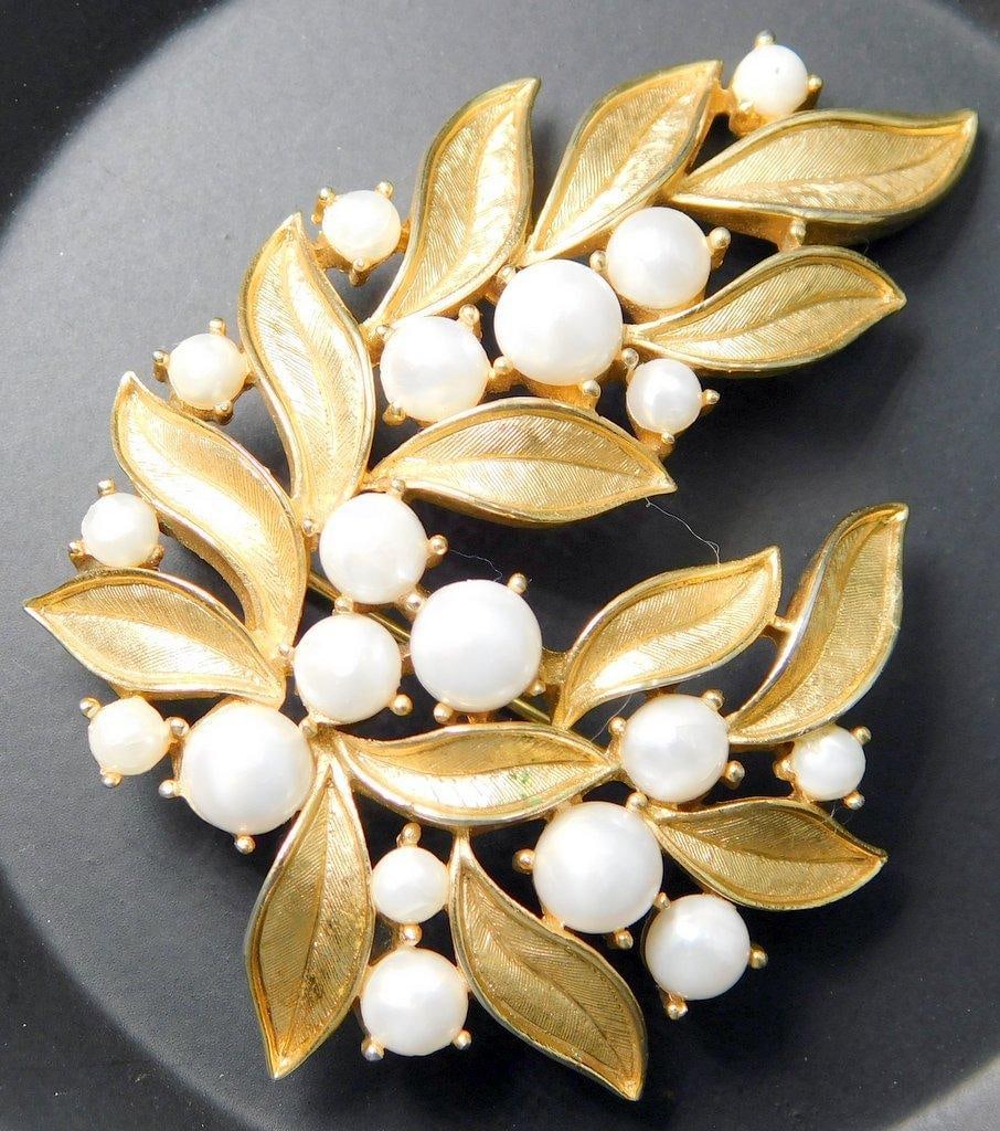 Trifari Gold-Tone Leaf and Faux Pearl Brooch (1 of 5)