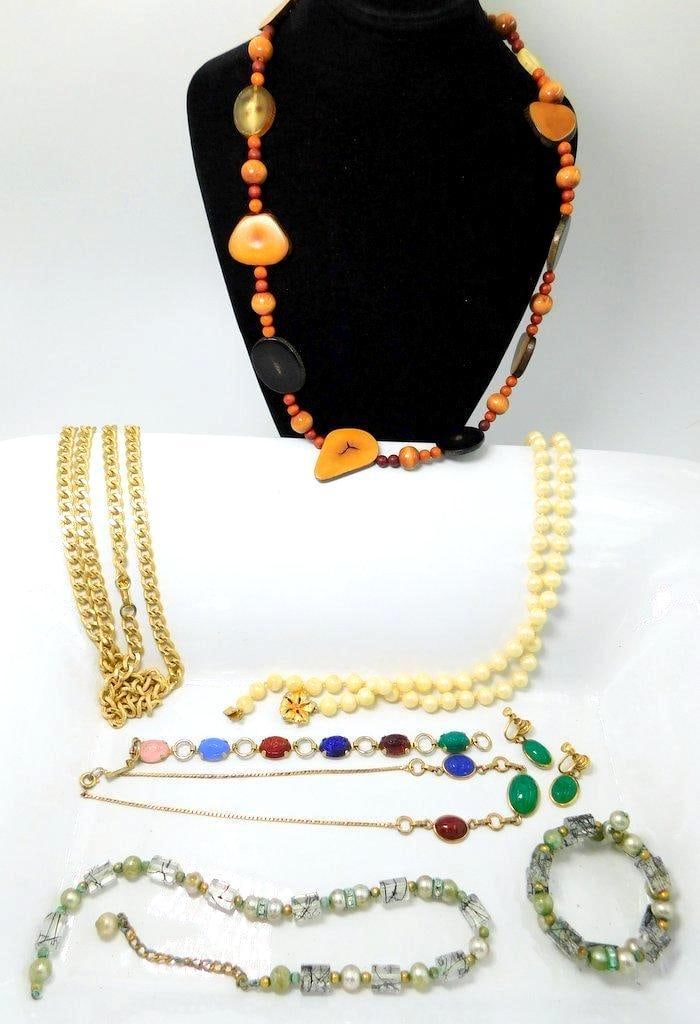 Collection of Assorted Fashion and Costume Jewelry (1 of 11)