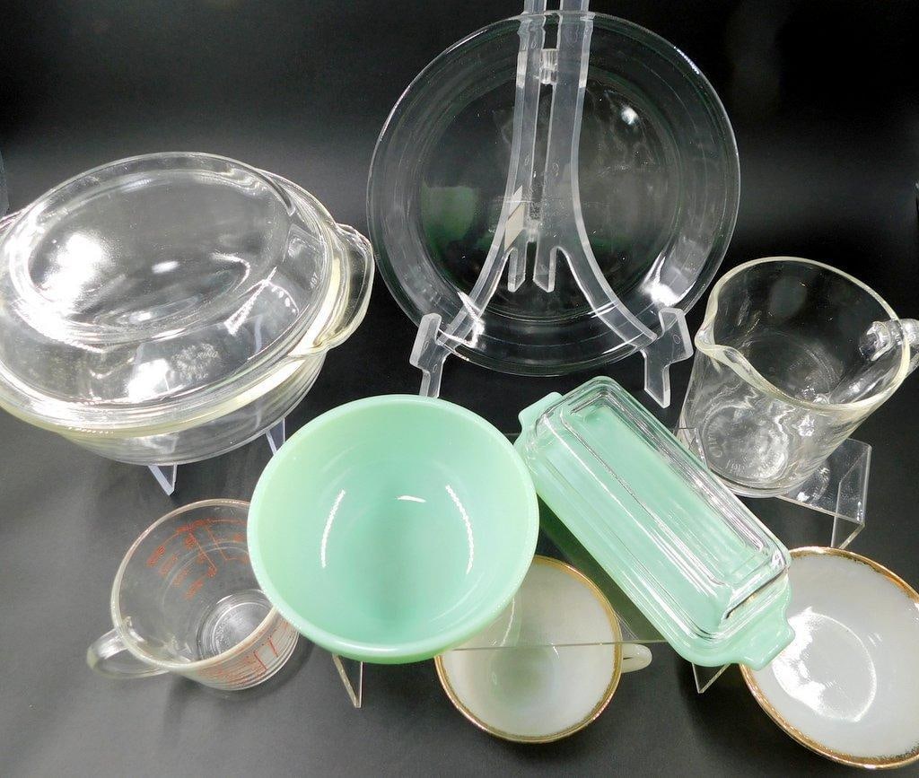 Collection of Fire-King Vintage Glass Kitchenware: A collection of all vintage glass Fire-King kitchenware Each is marked Fire-King Includes Jadeite and clear glass pieces Items are in excellent lightly used condition Look at the photos to see how gre