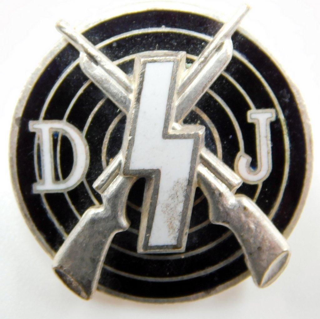 German WWII Deutsches Jungend DJ Marksman Shooting Badge (1 of 2)