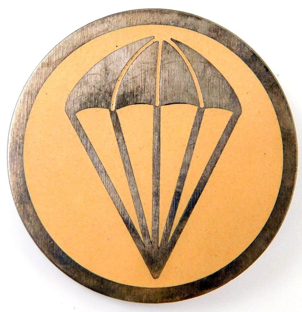 US WWII Army Airborne Paratrooper Overseas Cap Insignia (1 of 3)