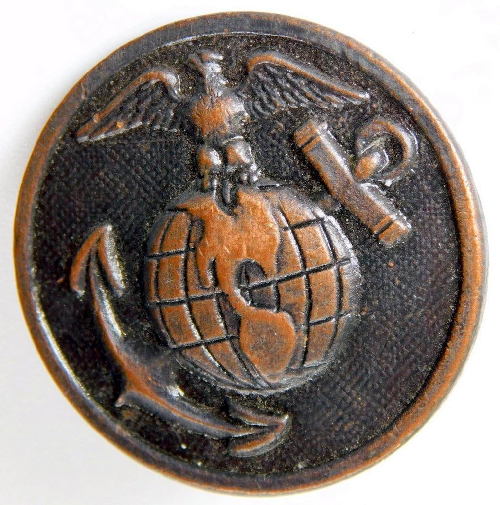 USMC WWI Marine Corps Eagle Globe and Anchor EM Collar Disc (1 of 2)