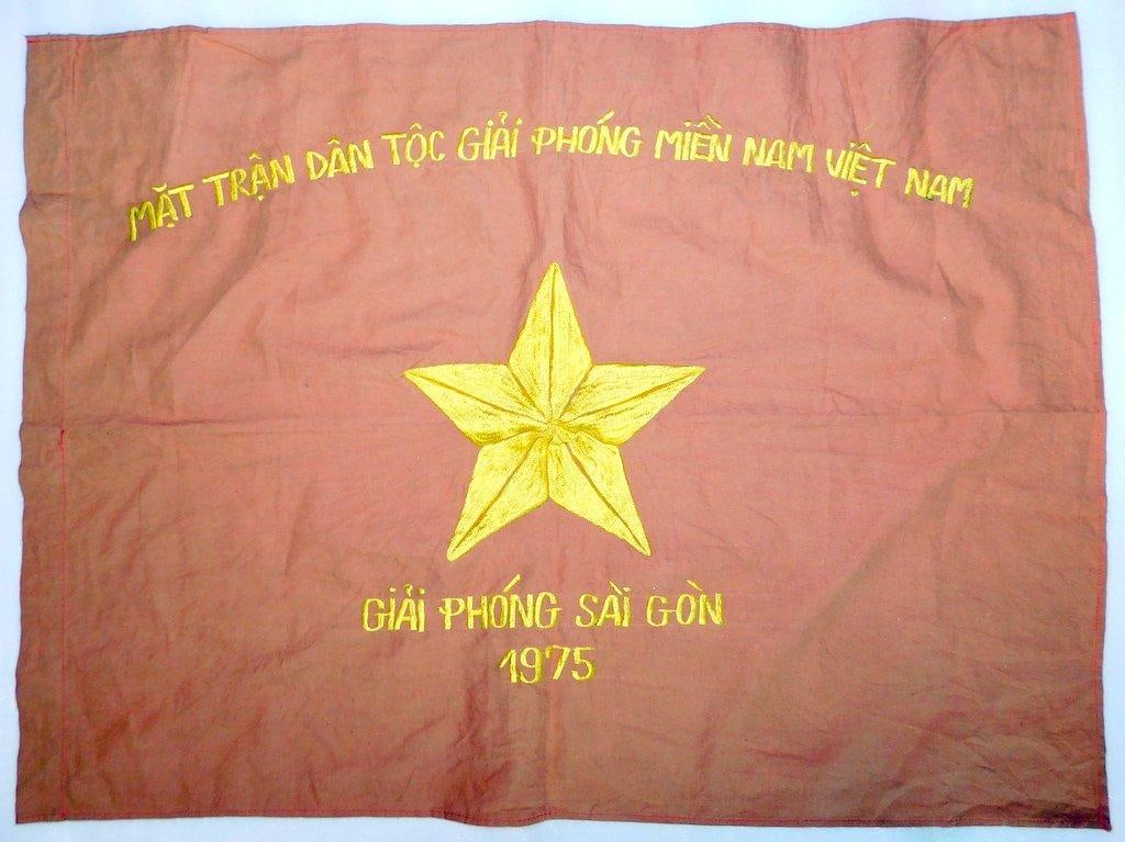Vietnam Era North Vietnamese Army NVA 1975 Combat Battle Flag (1 of 11)