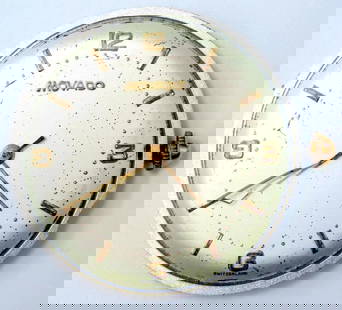 Movado 17-Jewel Swiss Mechanical Watch Movement: Vintage Movado Swiss-made manual wind mechanical watch movement with 17 jewels Features a silver-tone dial marked with gold-tone hour numerals and hands, with the brand Movado&nbsp;inscribed The movem