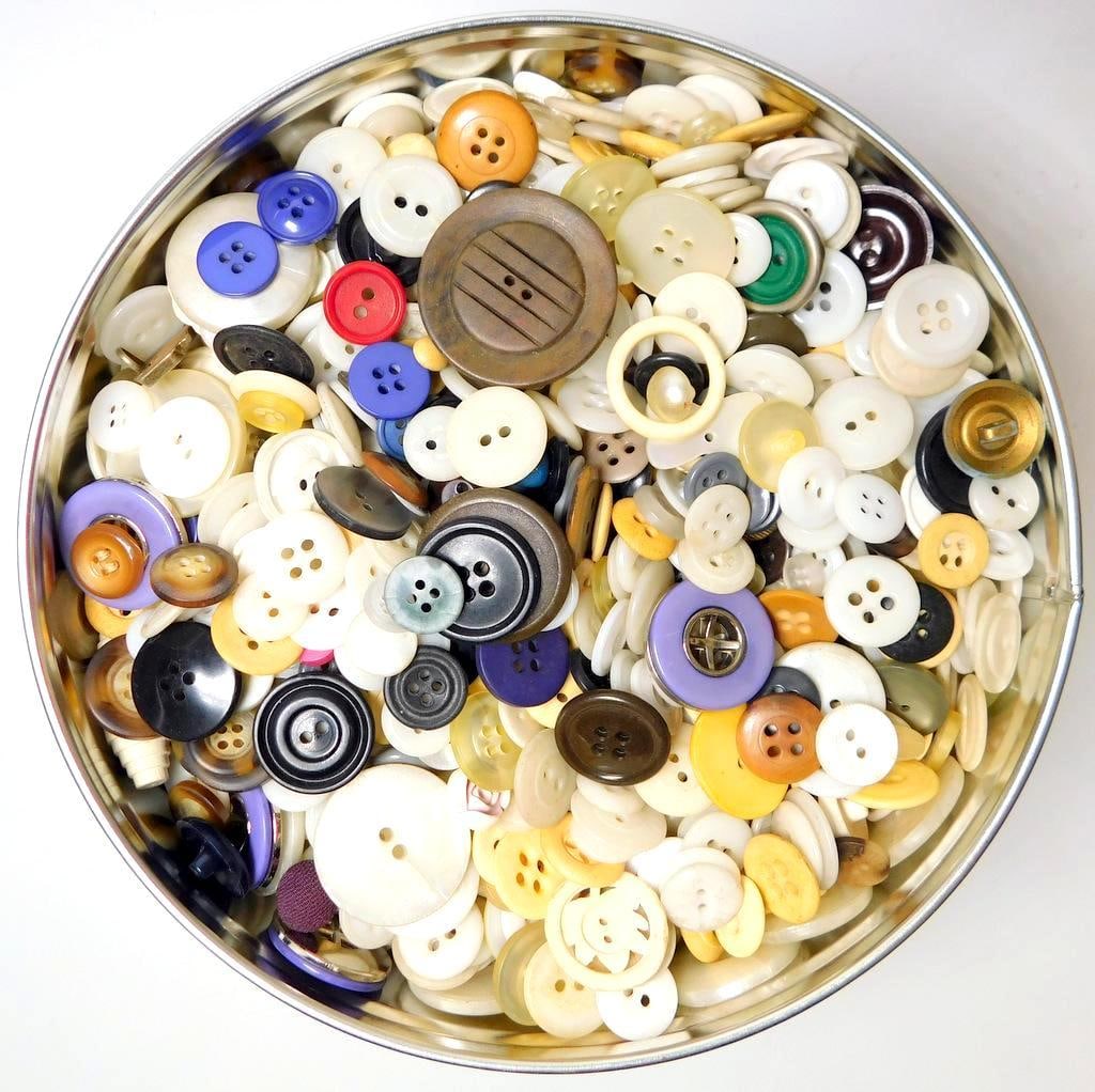 Decorative Tin Container with Assorted Buttons (1 of 7)