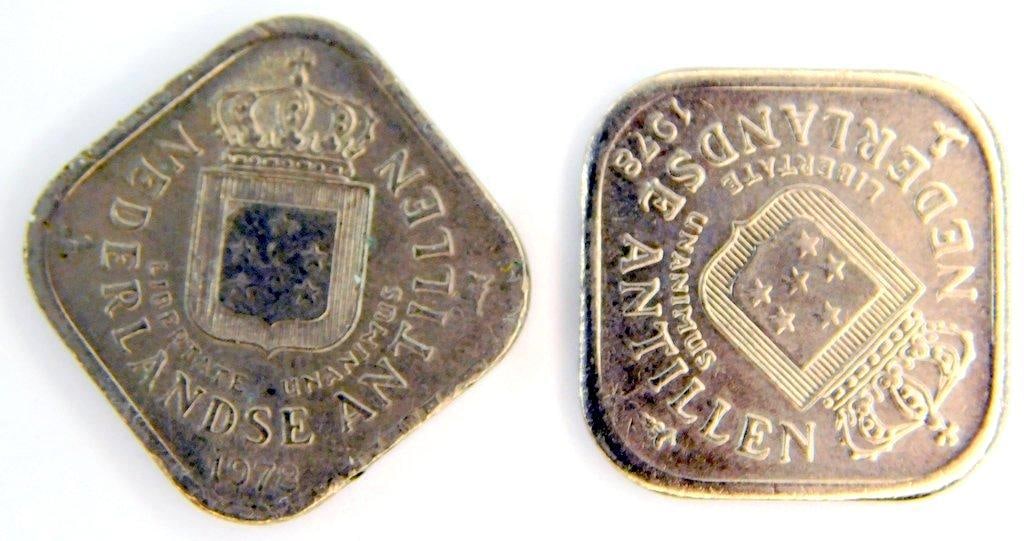 International Coins Including Polish and Netherlands Antilles Pieces - 9