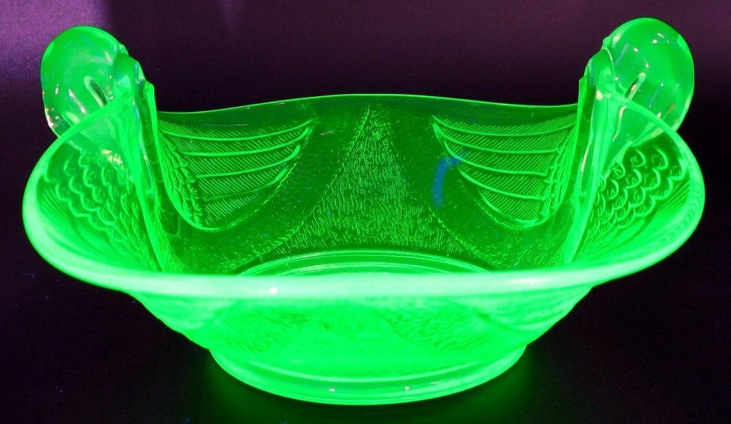 Fenton Green Uranium Glass Candy Dish Bowl w/ Swan Handles (1 of 12)