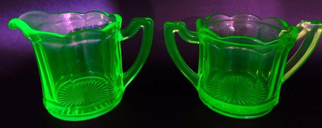 Green Depression Uranium Glass Creamer and Sugar Dish w/ Scalloped Rim (1 of 10)