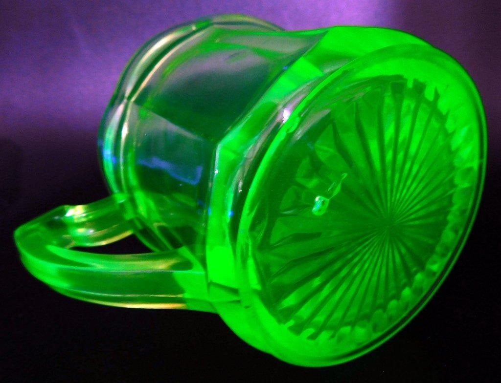 Green Depression Uranium Glass Creamer and Sugar Dish w/ Scalloped Rim - 4