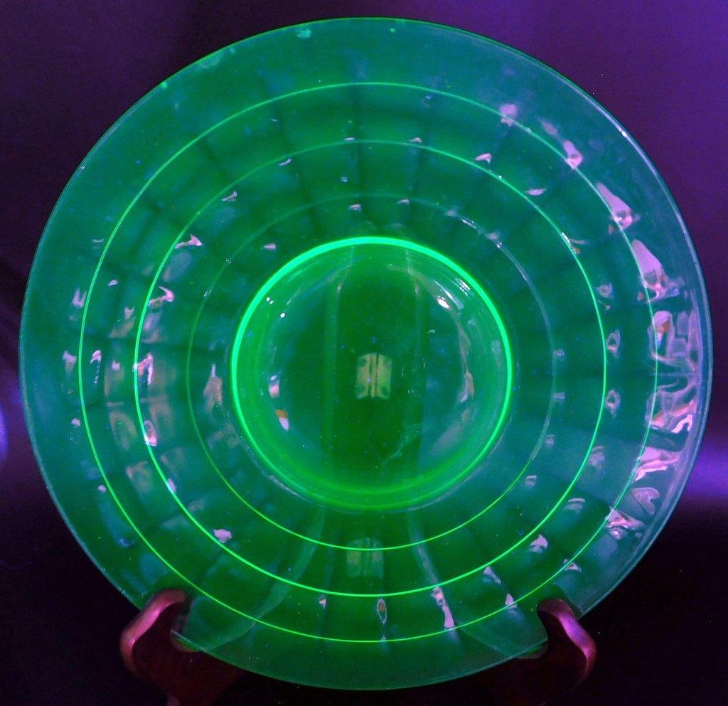 Two Green Vaseline Glass Plates (1 of 12)