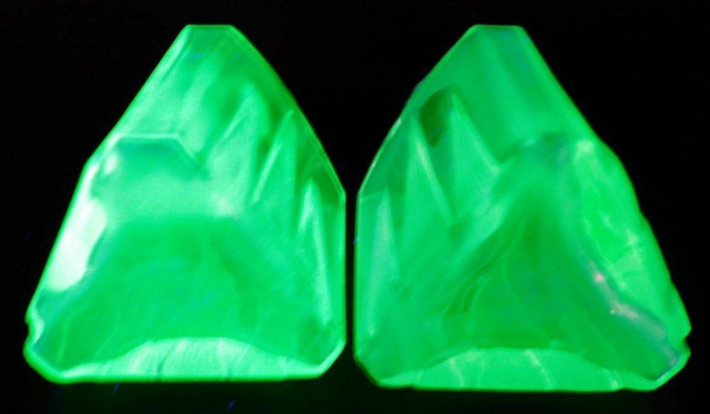 Uranium Glass Salt & Pepper w/ Caddy - 3