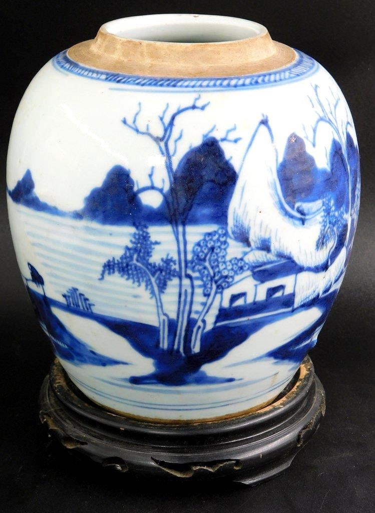 Chinese Ginger Porcelain Jar in Blue-and-White Finish (1 of 12)