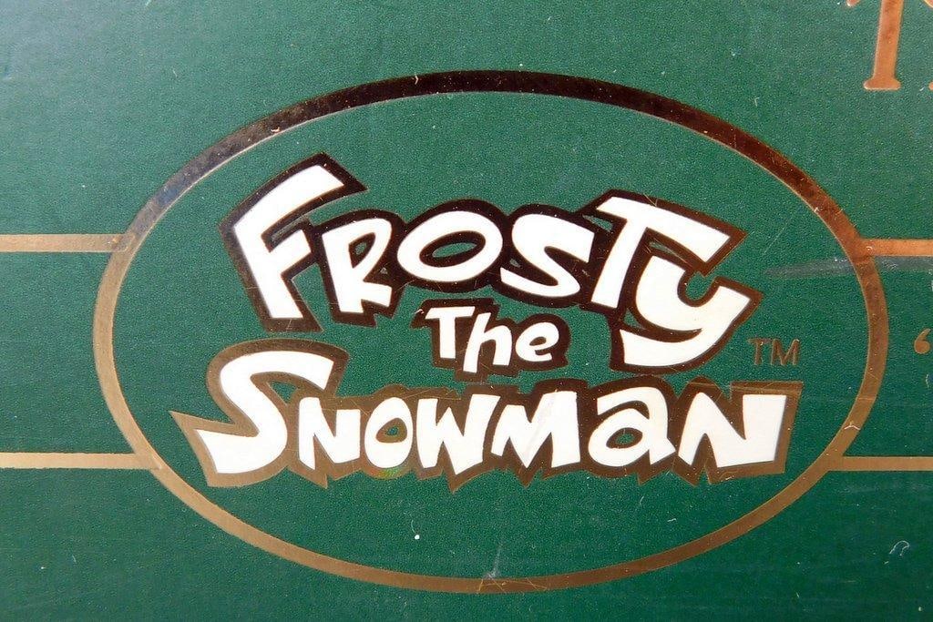 Department 56 Snowbabies Frosty The Snowman Figurine "Catch Me If You Can" - 3