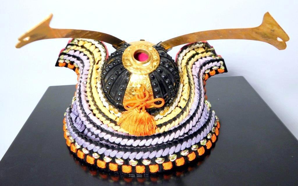 Traditional Japanese Kabuto Helmet w/ Decorative Lacquer Box - 9