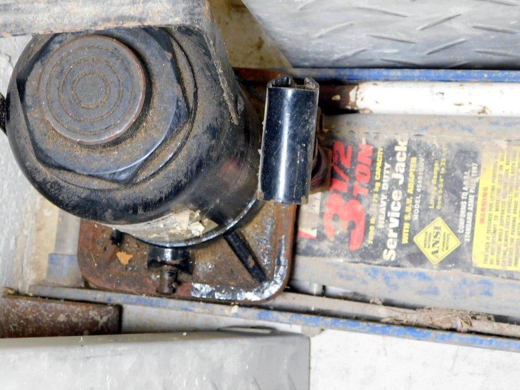 3.5-Ton Floor Jack, 20-Ton Hydraulic Bottle Jack, and Two Diamond Plate Ramps - 9