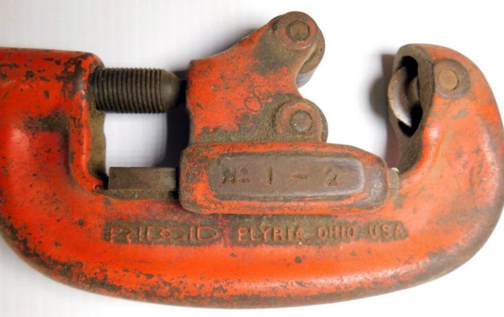 Hand Tools Including Large Pipe cutter, Pipe Wrenches & Hammer - 3