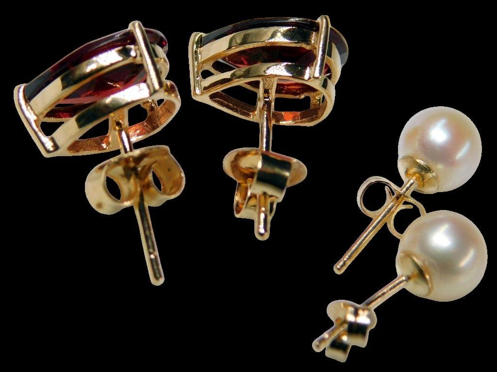 14K Yellow Gold Pearl and Garnet Stud Earrings - 8